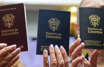 Fotos del nuevo modelo de pasaportes que entró en vigencia en el gobierno Petro. Foto: Colprensa