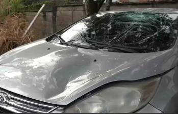 Un carro marca Ford atropelló a un ciclista en El Poblado, Medellín.