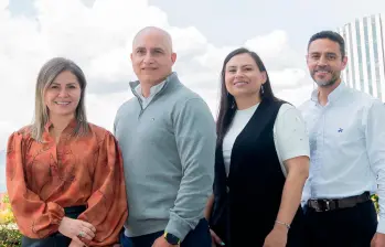 De izquierda a derecha: Paola Pineda, Directora General; Carlos Ossa, Dirección de Operaciones; Diana Villegas, Dirección de Operaciones, y Juan Vélez, Arquitecto Empresarial. Fotos: cortesía 