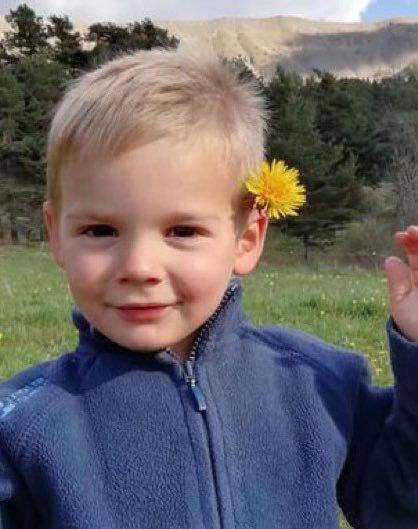El pequeño Émil, desaparecido desde el 8 de julio. FOTO: Twitter @Emergenza24 