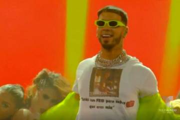 Anuel AA Estas Con Feid Pero Sabes Que Ere Mia T-shirt Karol G