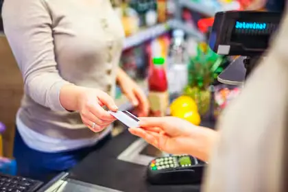 Empresas del comercio y la distribución incrementan su planta de personal ante el aumento del consumo en fin de año. FOTO: GETTY