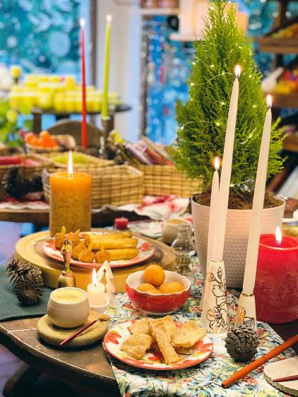 Este es un ejemplo de @casatiz de una decoración de mesa muy navideña, apenas para las novenas. FOTO Cortesía