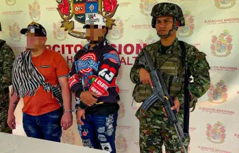 Alias Tatareto y alias Gordo, estarían presuntamente vinculados con los recientes hechos de violencia y desplazamiento ocurridos en el municipio de Briceño, Norte de Antioquia. FOTO: Cortesía Cuarta Brigada del Ejér