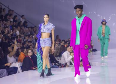 ¿La risa es de pobres?, aquí el porqué las modelos de marcas de lujo no