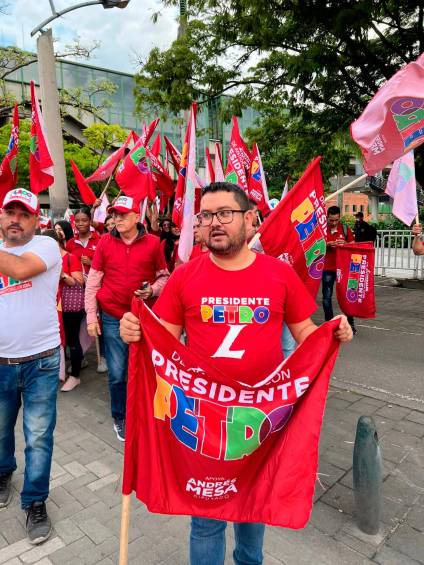 ¿El nuevo jefe jurídico del Invima es otra cuota de Julián Bedoya en el gobierno de Gustavo Petro?