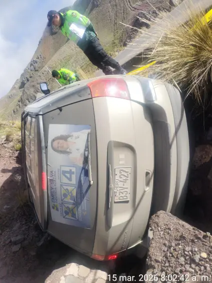 Candidato presidencial Napoleón Becerra murió en accidente de tránsito a pocas semanas de las elecciones en Perú