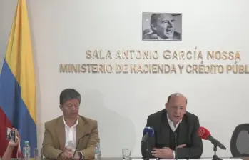 Germán Ávila, ministro de Hacienda, sostiene que aumento de la tasa de interés afecta el crecimiento económico. FOTO tomada de YouTube
