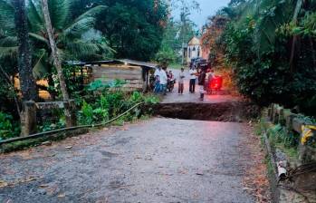 En Apartadó quedaron incomunicados por la caída de un puente