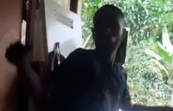 En video: Mujer denunció que su ex amenazó con quemar su casa con ella y su hijo adentro