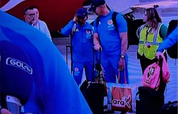 Utilero de la Selección Colombia llegó a México con una bolsa de Tiendas Ara.