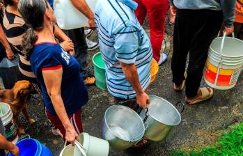 Saque el balde: habrá cortes de agua en sectores de Medellín y Bello