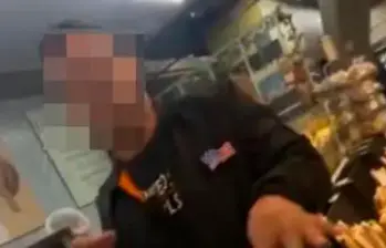 ¡No se quedó callada! Mujer confrontó a un hombre que la habría acosado en un supermercado en Bogotá