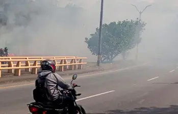 En imágenes: Bomberos controlaron tres incendios forestales en Bello