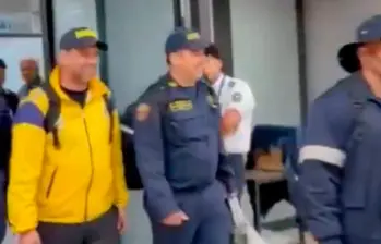 ¡Como héroes! Así recibió Medellín a los bomberos que fueron a Venezuela