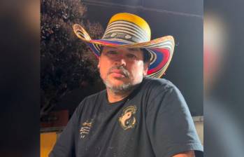 Colombiano le dio la vuelta a insultos que le gritó mujer en EE.UU.: triplicó venta de chorizos