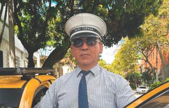El espíritu paisa: cómo dos taxistas reinventan su negocio en la ciudad