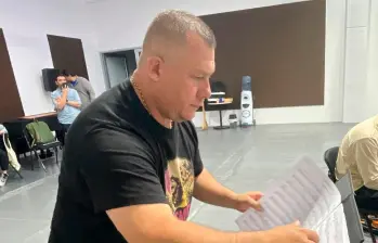 El utilero de la Filarmónica de Medellín hace hasta de psicólogo