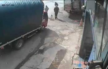 Camión chocado embistió a tres hombres en Santa Rosa de Osos