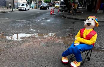 ¡Qué peligro! Esta calle del barrio Sevilla es toda una trocha