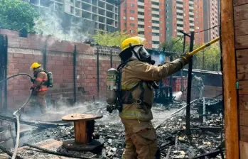 Evacuaron a 175 trabajadores por incendio en fábrica de Itagüí