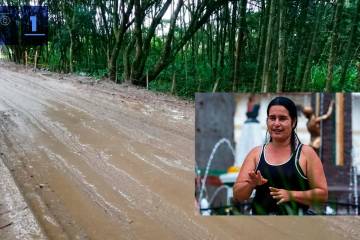 Cuando Sandra Álvarez llegó a El Zacatín en enero del 2012 sus hijas tenían 5 y 7 años de edad. Las calles, aún sin pavimentar, se llenaban de barro con las constantes lluvias y el camino a su hogar se volvía peligroso al estar ubicado sobre una pendiente. A estas condiciones se sumaba una que generaba problemas de salud pública: en el sector no había acueducto para llevar agua potable ni alcantarillado para encargarse de las aguas residuales. En la foto, antes de su pavimentación, el túnel verde que hace parte del sector El Zacatín. Un tramo de la carretera que conecta con Vegachí. En la parte inferior derecha, Sandra Álvarez en 2025.