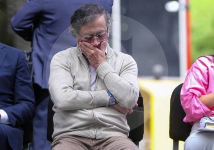 Comisión de Acusaciones de la Cámara abrió “investigación previa” contra Petro por el caso de los pasaportes