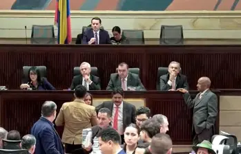 A las 5 y 46 de la tarde, con el llamado a lista, las Comisiones Económicas Conjuntas del Congreso retomaron la discusión del proyecto de reforma tributaria. FOTO tomada de YouTube