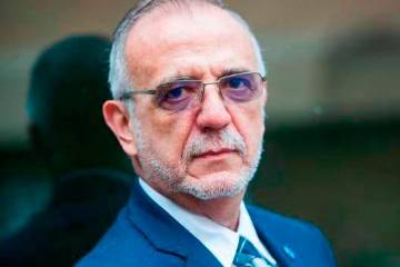El ministro de Defensa, Iván Velásquez, pidió que se acelere la creación del mecanismo de verificación del cese al fuego bilateral. FOTO: TWITTER