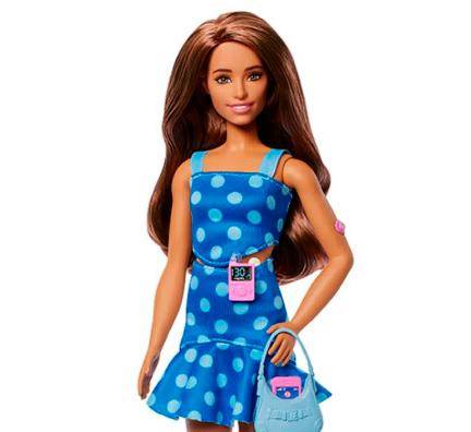 Así luce la nueva Barbie diabética de la empresa Mattel. FOTO: AGENCIA AFP.