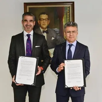 En la foto Hernando Chica Zuccardi (izq.), presidente del Banco Agrario, y Álvaro Urquijo, presidente del Icetex. FOTO: CORTESÍA BANCO AGRARIO