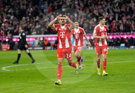 Luis Díaz brilla con triplete y dos penales provocados en victoria del Bayern ante Hoffenheim