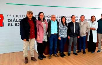 Grupo de la delegación del ELN que está en México, que fue publicada por el mismo grupo guerrillero. Foto Delegación ELN.