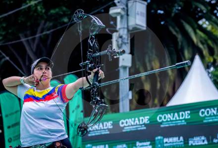 “A Colombia nunca la dejaré”: Sara López tras su emotivo regreso, con oro mundial, al tiro con arco