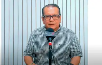 Gustavo Chica es director de la emisora Guaviare Estereo y corresponsal de Caracol Radio en Guaviare. FOTO CORTESÍA