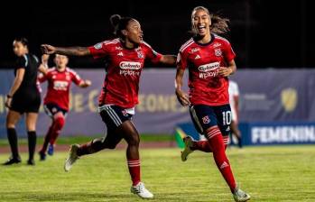 Estefanía González celebra uno de los tres goles que lleva con Independiente Medellín en la Liga Femenina. FOTO CORTESÍA DIM 