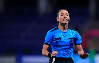 Ella es la árbitra Daiane Muniz, quien fue designada para impartir justicia en el duelo Bragantino-Sao Paulo, por el Campeonato Paulista. FOTO: GETTY.