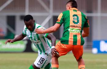 Marino Hinestroza en acción con el verde en el Polideportivo Sur, ante Envigado. FOTO MANUEL SALDARRIAGA