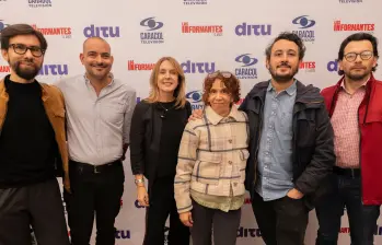 Eduardo Contreras, Diego Rubio, María Elvira Arango, Nena Arrazola, Simón Posada y José Monsalve, el equipo de Los informantes. FOTO cortesía Canal Caracol. 