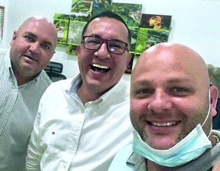 Jorge Liévano, Villada y Miguel Quintero aparentemente reunidos las oficinas de Metroparques, según un testigo. Foto: imágenes del expediente 