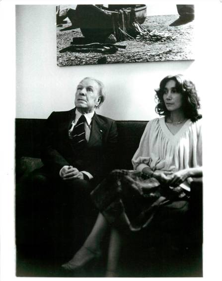 Jorge Luis Borges y Maria Kodama, fotografía de 1978, djurante una visita a Medellín. Foto: Jairo Osorio Gómez/Archivo EL COLOMBIANO