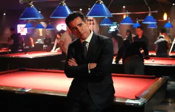 Sugar es protagonizada por el reconocido actor Colin Farrell. FOTO Cortesía Apple TV.