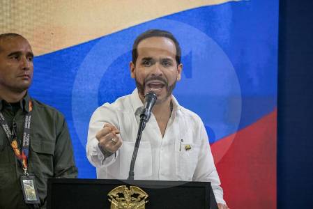 “Inhumano es no combatir al terrorismo”: De la Espriella responde a críticos de su política de seguridad