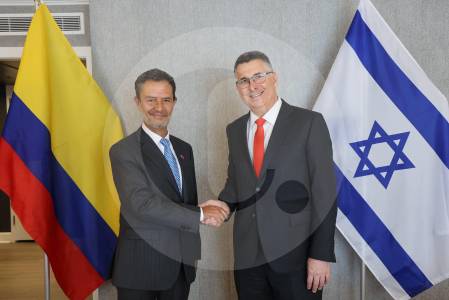Colombia abrirá embajada en Jerusalén y eliminará requisito de visa con Israel