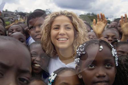El profundo manifiesto de Shakira en defensa de los latinos: <i>“La soledad no tiene por qué durar cien años”</i>