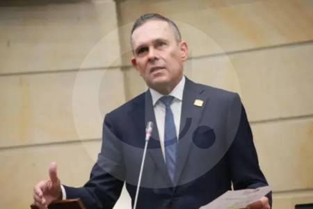 <b>Conservadores buscan alianza con la derecha tras reunión Uribe–Gaviria y otros secretos en De Buena Fuente</b>