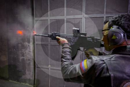 Fusil Jaguar: así es el primer fusil hecho en Colombia presentado por Petro