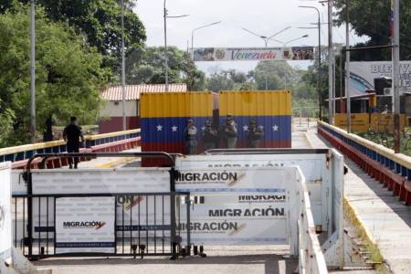 Venezuela clausura por 15 días puente internacional con Colombia por fallas estructurales
