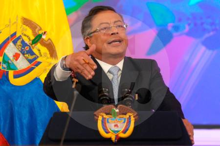 Petro amenaza con nuevos recortes por $16 billones; culpa a exministro Ocampo y a la Corte del déficit fiscal