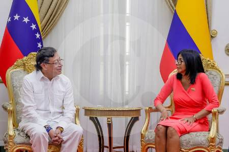 Petro ya se encontró con Delcy: primeras imágenes del encuentro entre ambos mandatarios en Miraflores